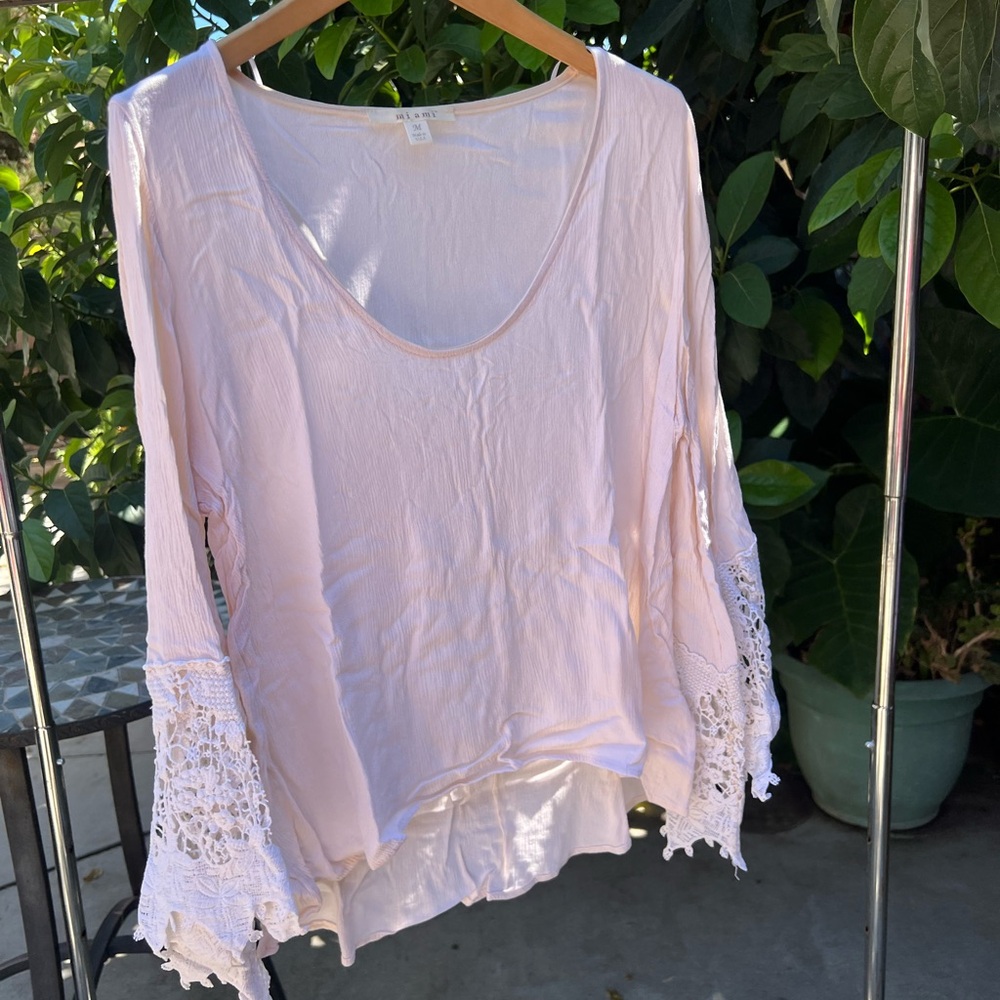 Miami crochet sleeve oversized long sleeve top